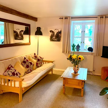 Daisy Cottage Child Okeford Exterior photo