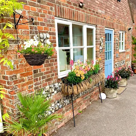 Daisy Cottage Child Okeford Exterior photo